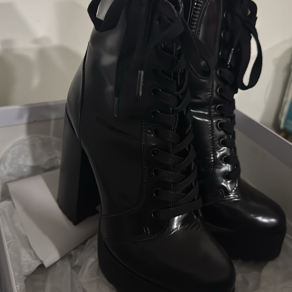 STEVE MADDEN